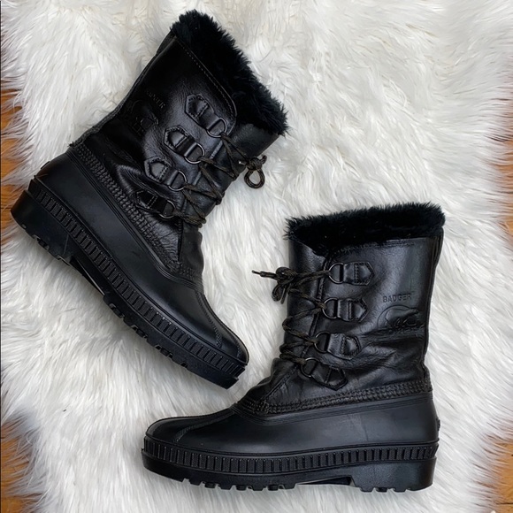 Sorel Shoes - Sorel badger black leather lace up snow boots 8